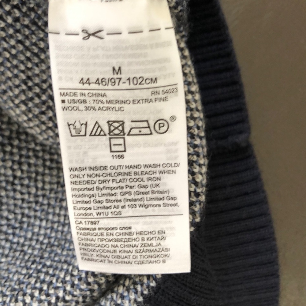 Banana Republic Men’s sweater - Picture 4 of 5